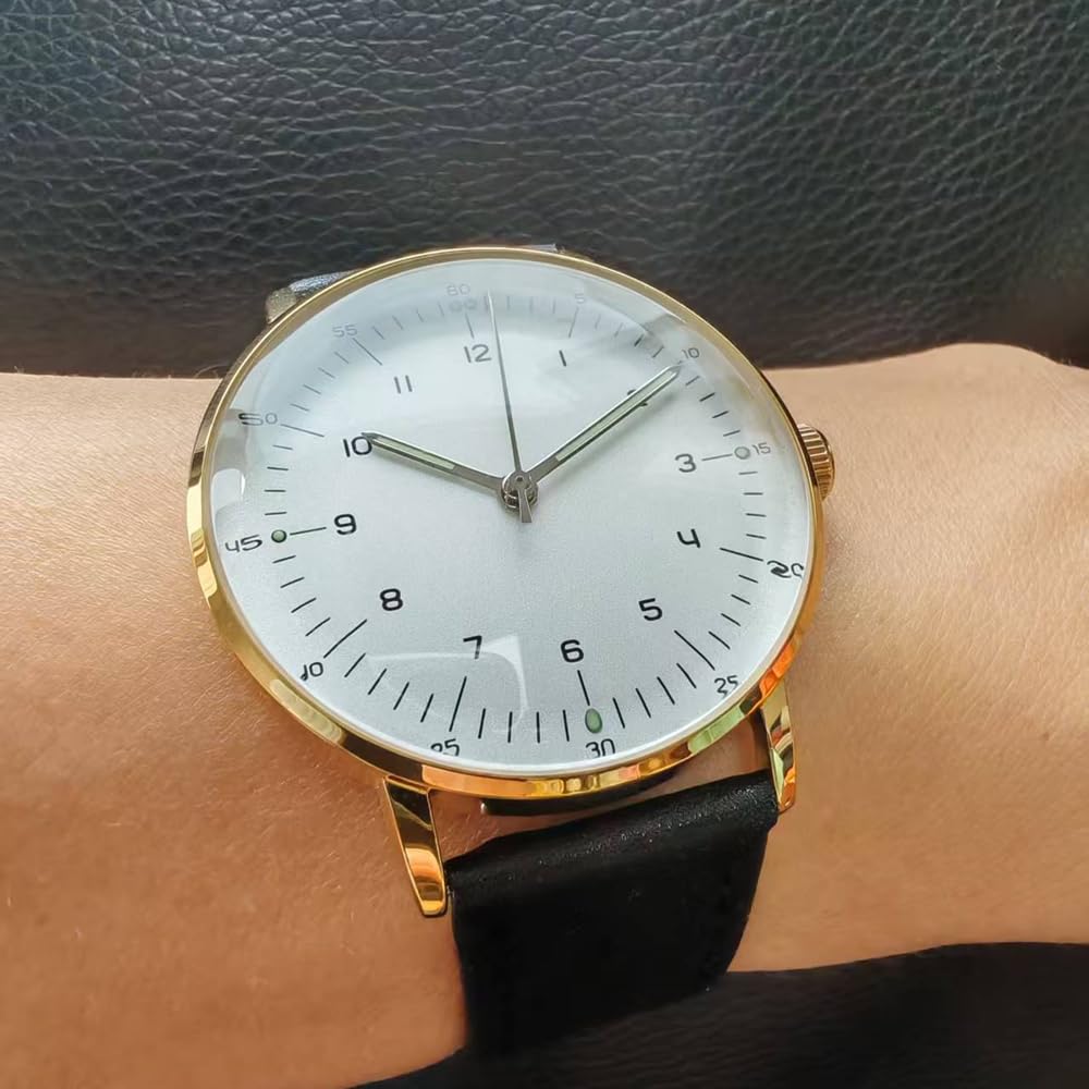 Vintage Mechanical Watch with Domed Glass and 40mm Case Z765278