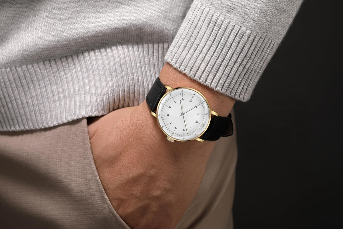 Vintage Mechanical Watch with Domed Glass and 40mm Case Z765278